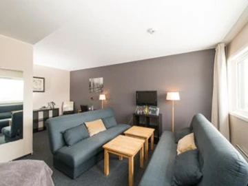 Business_room-1-oafmlyi5xll98pinz5h8nqg9jv7rcznfh6d9sjdcjo